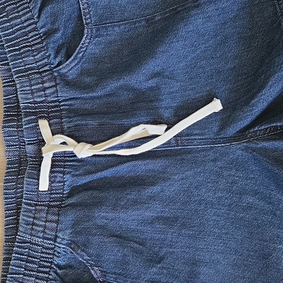 Universal Thread Dark Blue Jean Shorts NWT - Picture 3 of 12